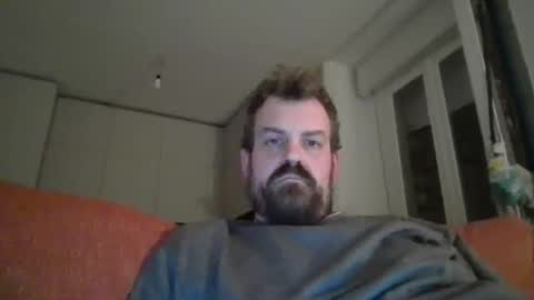 Snapshot of morritz chatting on 10.26.25 morritz online show from 10.26.25