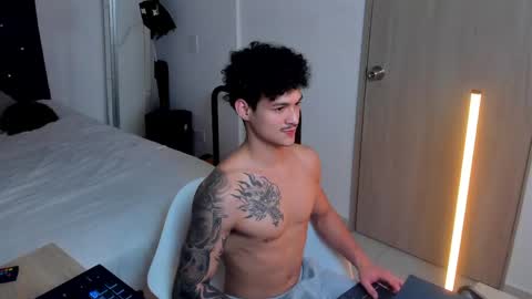 Snapshot of morthy_downey chatting on 05.09.26 Morthy online show from 05.09.26