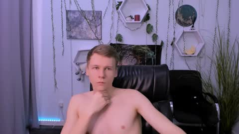 Snapshot of mory_arti chatting on 12.17.24 Welcome here online show from 12.17.24