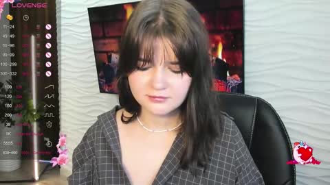 Snapshot of morygirl chatting on 11.11.25 mori online show from 11.11.25