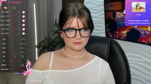 Snapshot of morygirl chatting on 11.21.25 mori online show from 11.21.25