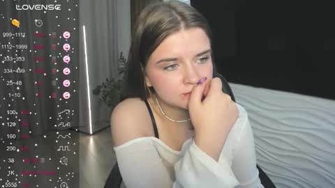 Snapshot of morygirl chatting on 11.26.25 mori online show from 11.26.25