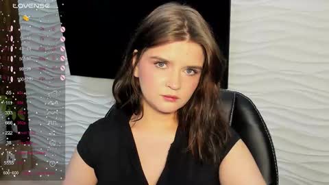 Snapshot of morygirl chatting on 01.10.26 mori online show from 01.10.26