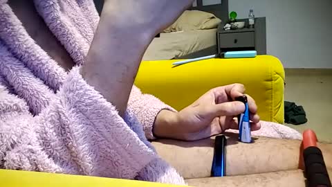 Snapshot of moss127 chatting on 12.15.24 twennysevv27 online show from 12.15.24