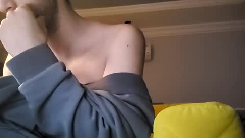 Snapshot of moss127 chatting on 01.01.25 twennysevv27 online show from 01.01.25