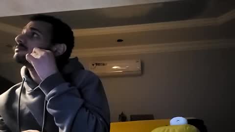 Snapshot of moss127 chatting on 01.01.25 twennysevv27 online show from 01.01.25