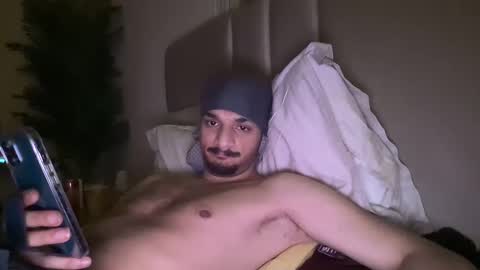 Snapshot of moss127 chatting on 02.05.25 twennysevv27 online show from 02.05.25