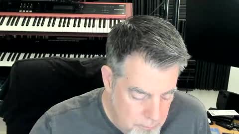 Snapshot of mostly_unbothered chatting on 09.15.25 mostly_unbothered online show from 09.15.25