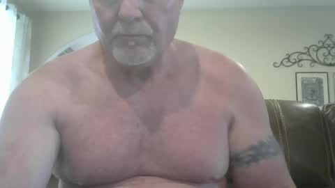 Snapshot of motorguy08 chatting on 10.01.25 motorguy08 online show from 10.01.25