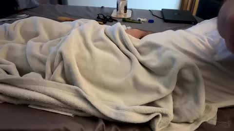 Snapshot of mps908 chatting on 02.22.26 Sequoia-Cocked Hombre de Sur online show from 02.22.26