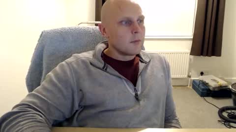 Mr Baldy Likes to Chat online show from 10.10.25