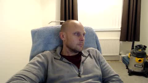 Mr Baldy Likes to Chat online show from 10.17.25