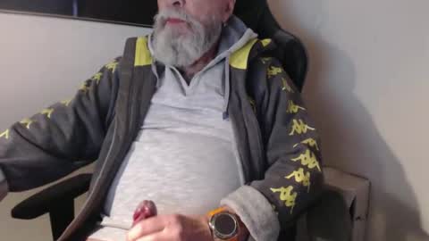 mr_boombastic2021 online show from 12.22.25