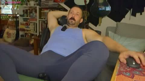 Snapshot of mr_foxxy chatting on 10.20.25 ninko online show from 10.20.25