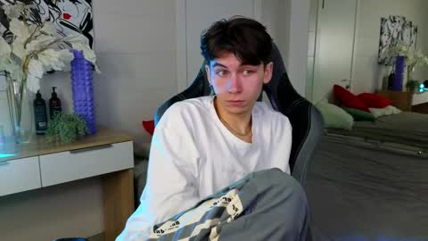 Snapshot of mr_lucky_guy chatting on 02.08.25 Kris online show from 02.08.25