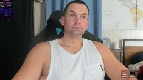 Snapshot of mr_mac69 chatting on 10.14.25 Cam online show from 10.14.25