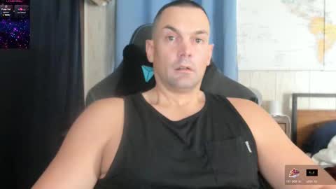 Snapshot of mr_mac69 chatting on 10.18.25 Cam online show from 10.18.25