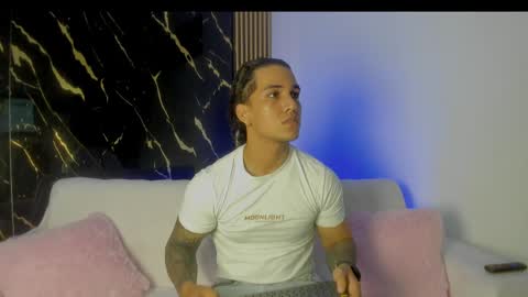 Snapshot of mr_maximo chatting on 04.20.26 mr_maximo online show from 04.20.26