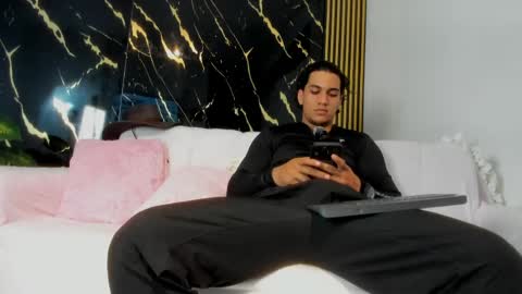 Snapshot of mr_maximo chatting on 04.24.26 mr_maximo online show from 04.24.26