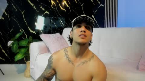 Snapshot of mr_maximo chatting on 04.28.26 mr_maximo online show from 04.28.26