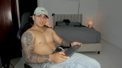 Snapshot of mr_maximo chatting on 05.15.26 mr_maximo online show from 05.15.26