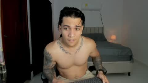 Snapshot of mr_maximo chatting on 05.17.26 mr_maximo online show from 05.17.26
