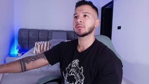 MIKEE online show from 11.11.25