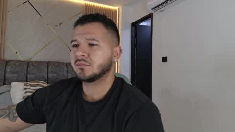 Snapshot of mr_mikee_ chatting on 05.12.26 MIKEE online show from 05.12.26