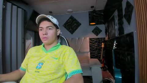 Snapshot of mr_mois chatting on 04.27.26 mr_mois online show from 04.27.26