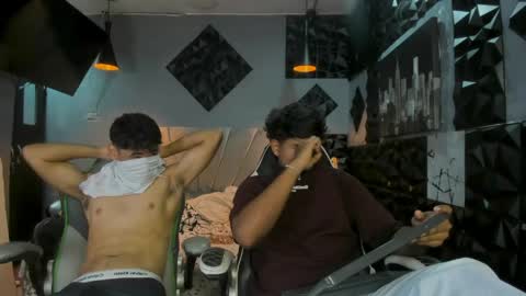 Snapshot of mr_mois chatting on 05.19.26 mr_mois online show from 05.19.26