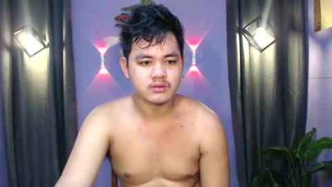 mr_olivercummerx online show from 10.13.25