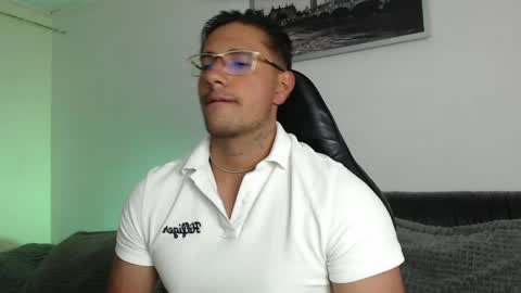 Snapshot of mr_real_aaron chatting on 05.16.26 AARON online show from 05.16.26