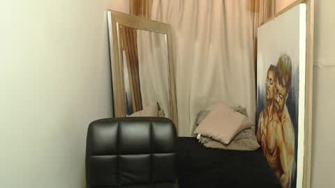 mr_stiven_ online show from 12.05.25