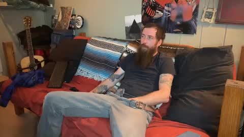 Snapshot of mr_valdor chatting on 12.22.24 Valdor online show from 12.22.24