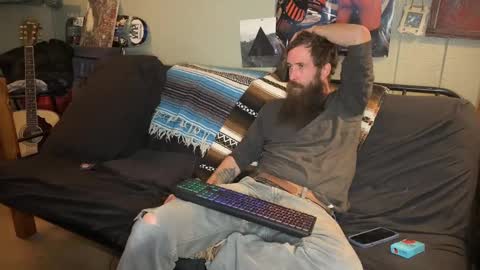 Snapshot of mr_valdor chatting on 12.28.24 Valdor online show from 12.28.24