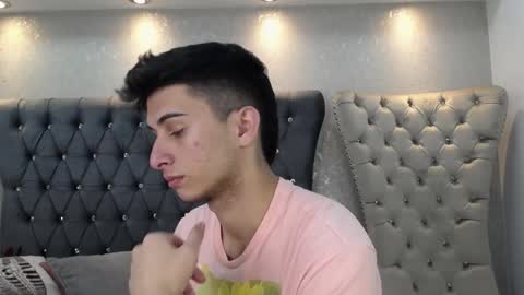 Snapshot of mr_williseo chatting on 01.16.25 williseo online show from 01.16.25