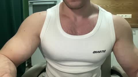 Snapshot of mrbiceps_23 chatting on 01.31.25 Mrbiceps23 online show from 01.31.25
