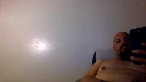 Snapshot of mrbiggs1077777 chatting on 04.06.26 mrbiggs1077777 online show from 04.06.26