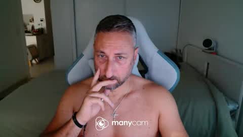 Snapshot of mrdr000 chatting on 06.17.26 mrdr000 online show from 06.17.26