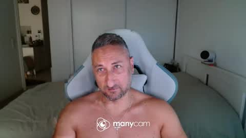 Snapshot of mrdr000 chatting on 06.25.26 mrdr000 online show from 06.25.26