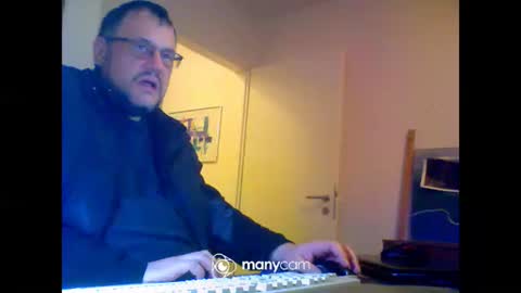 MrJohnsen1975 online show from 11.18.25