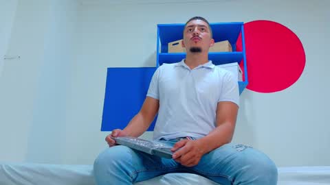 Mr Fox online show from 09.19.25