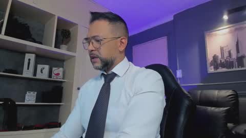 Snapshot of mrfrank_tattoo chatting on 11.10.25 MrFrank. online show from 11.10.25