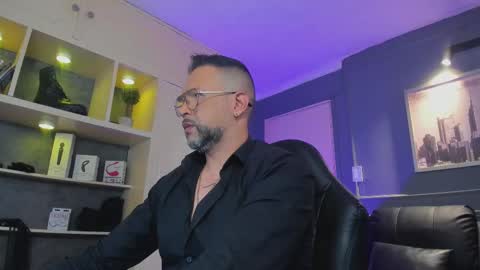 Snapshot of mrfrank_tattoo chatting on 11.18.25 MrFrank. online show from 11.18.25