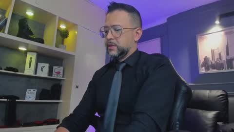Snapshot of mrfrank_tattoo chatting on 11.28.25 MrFrank. online show from 11.28.25