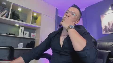Snapshot of mrfrank_tattoo chatting on 12.16.25 MrFrank. online show from 12.16.25
