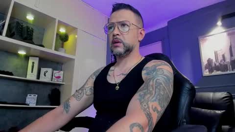 Snapshot of mrfrank_tattoo chatting on 01.18.26 MrFrank. online show from 01.18.26