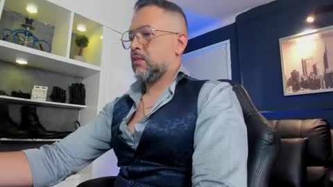 Snapshot of mrfrank_tattoo chatting on 06.09.26 MrFrank. online show from 06.09.26