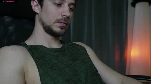 Snapshot of mrgreeneyes01 chatting on 01.26.25 juan luis online show from 01.26.25