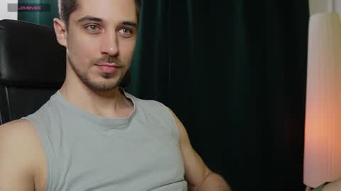 Snapshot of mrgreeneyes01 chatting on 02.10.25 juan luis online show from 02.10.25